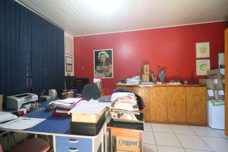 Casa à venda com 196m², 3 quartos e 2 vagasEscritório