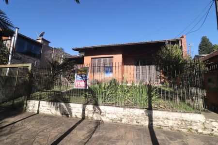 Casa à venda com 196m², 3 quartos e 2 vagasFachada