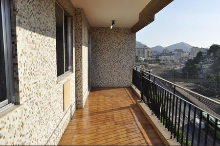 Apartamento à venda com 88m², 2 quartos e 1 vagaSacada