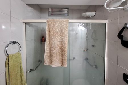 Apartamento à venda com 90m², 2 quartos e 1 vaga Apartamento à venda com 90m², 2 quartos e 1 vagaBanheiro Social