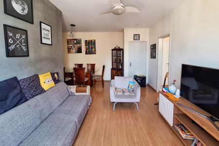 Apartamento à venda com 90m², 2 quartos e 1 vaga Apartamento à venda com 90m², 2 quartos e 1 vagaSala