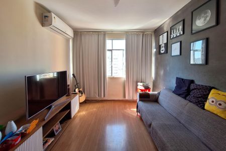 Apartamento à venda com 90m², 2 quartos e 1 vaga Apartamento à venda com 90m², 2 quartos e 1 vagaSala