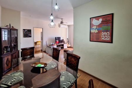 Apartamento à venda com 90m², 2 quartos e 1 vaga Apartamento à venda com 90m², 2 quartos e 1 vagaSala
