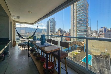 Apartamento para alugar com 157m², 3 quartos e 2 vagas Apartamento para alugar com 157m², 3 quartos e 2 vagasVaranda