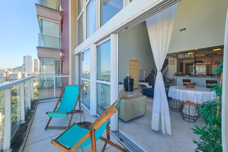 Apartamento para alugar com 157m², 3 quartos e 2 vagas Apartamento para alugar com 157m², 3 quartos e 2 vagasVaranda