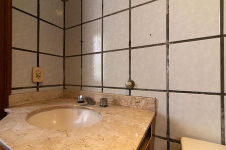 Apartamento à venda com 163m², 4 quartos e 3 vagas Apartamento à venda com 163m², 4 quartos e 3 vagasBanheiro da Suíte 2