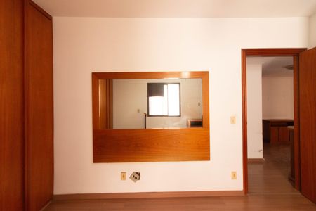 Apartamento à venda com 163m², 4 quartos e 3 vagas Apartamento à venda com 163m², 4 quartos e 3 vagasSuíte 3