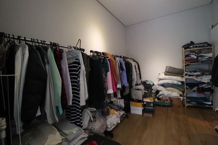 Casa para alugar com 490m², 4 quartos e 4 vagasSuíte 2 - Closet