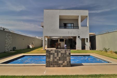 Casa para alugar com 490m², 4 quartos e 4 vagasPiscina