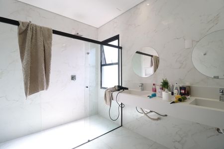 Casa para alugar com 490m², 4 quartos e 4 vagasBanheiro Suíte 2