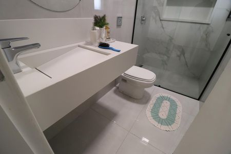 Casa para alugar com 490m², 4 quartos e 4 vagasBanheiro Social