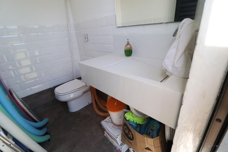 Casa para alugar com 490m², 4 quartos e 4 vagasBanheiro de Serviço