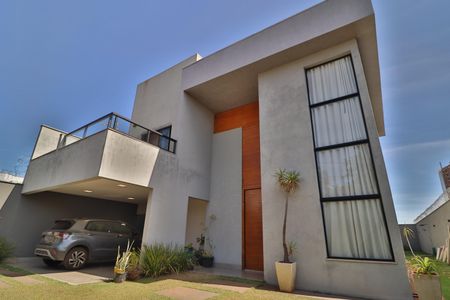 Casa para alugar com 490m², 4 quartos e 4 vagasFachada