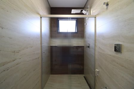 Casa para alugar com 490m², 4 quartos e 4 vagasBanheiro Suíte 3