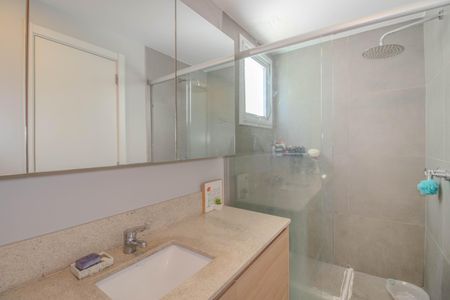 Apartamento à venda com 80m², 3 quartos e 1 vaga Apartamento à venda com 80m², 3 quartos e 1 vagaBanheiro da Suíte