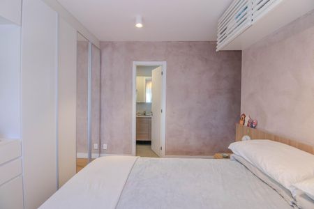 Apartamento à venda com 80m², 3 quartos e 1 vaga Apartamento à venda com 80m², 3 quartos e 1 vagaSuíte