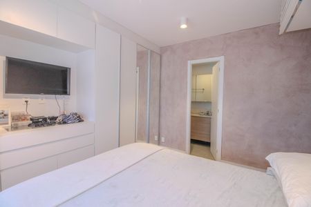 Apartamento à venda com 80m², 3 quartos e 1 vaga Apartamento à venda com 80m², 3 quartos e 1 vagaSuíte