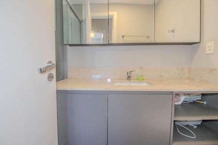 Apartamento à venda com 80m², 3 quartos e 1 vaga Apartamento à venda com 80m², 3 quartos e 1 vagaBanheiro Social