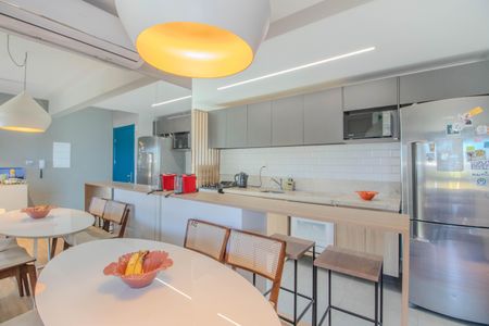 Apartamento à venda com 80m², 3 quartos e 1 vaga Apartamento à venda com 80m², 3 quartos e 1 vagaCozinha e Área de Serviço