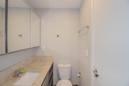 Apartamento à venda com 80m², 3 quartos e 1 vaga Apartamento à venda com 80m², 3 quartos e 1 vagaBanheiro Social
