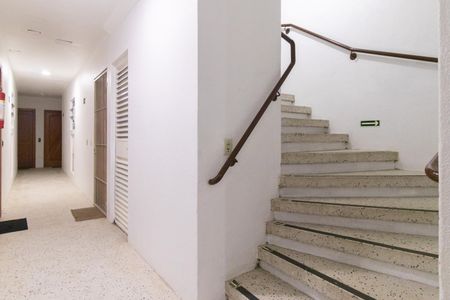 Apartamento à venda com 55m², 1 quarto e 1 vagaEscadas