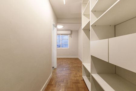 Apartamento à venda com 75m², 2 quartos e 1 vagaCloset da suíte