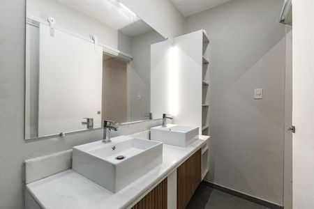 Apartamento à venda com 75m², 2 quartos e 1 vagaBanheiro da Suíte