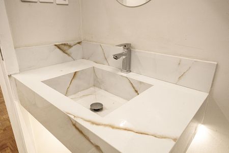 Apartamento à venda com 75m², 2 quartos e 1 vagaBanheiro Social