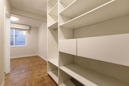 Apartamento à venda com 75m², 2 quartos e 1 vagaCloset da suíte