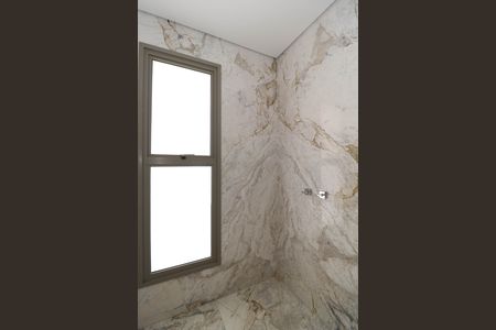 Apartamento à venda com 294m², 4 quartos e 5 vagas Apartamento à venda com 294m², 4 quartos e 5 vagasBanheiro da Suíte 1