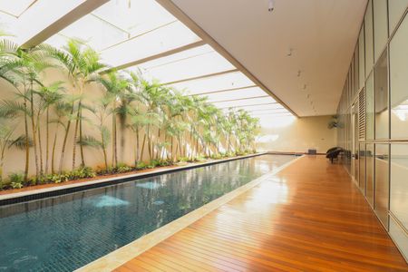 Apartamento à venda com 294m², 4 quartos e 5 vagas Apartamento à venda com 294m², 4 quartos e 5 vagasPiscina