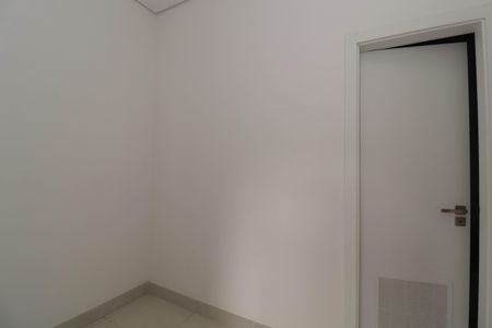 Apartamento à venda com 294m², 4 quartos e 5 vagas Apartamento à venda com 294m², 4 quartos e 5 vagasQuarto de Serviço