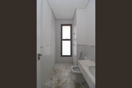 Apartamento à venda com 294m², 4 quartos e 5 vagas Apartamento à venda com 294m², 4 quartos e 5 vagasBanheiro da Suíte 2