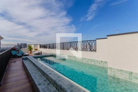 Studio à venda com 31m², 1 quarto e sem vaga Studio à venda com 31m², 1 quarto e sem vagaÁrea comum - Piscina