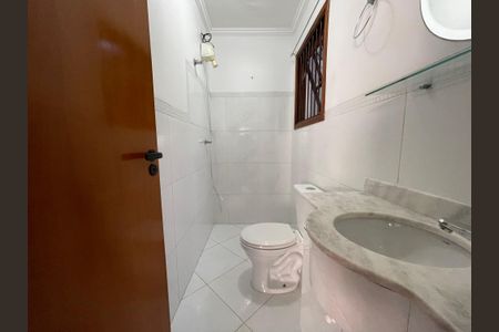 Casa de condomínio à venda com 137m², 4 quartos e 5 vagasBanheiro 5