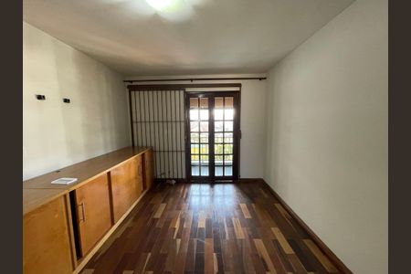 Casa de condomínio à venda com 137m², 4 quartos e 5 vagasQuarto 4