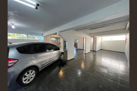 Casa de condomínio à venda com 137m², 4 quartos e 5 vagasGaragem