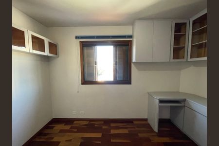 Casa de condomínio à venda com 137m², 4 quartos e 5 vagasQuarto 2