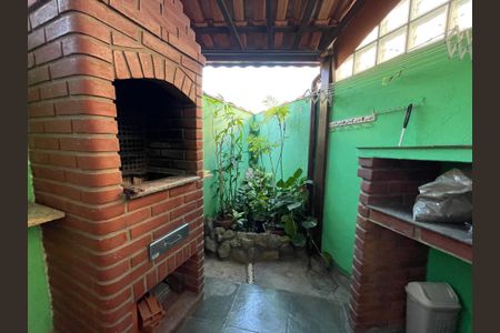 Casa de condomínio à venda com 137m², 4 quartos e 5 vagasÁrea comum