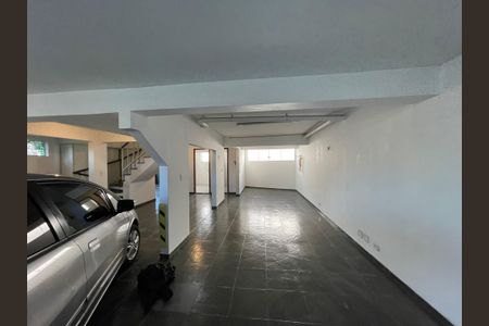 Casa de condomínio à venda com 137m², 4 quartos e 5 vagasGaragem