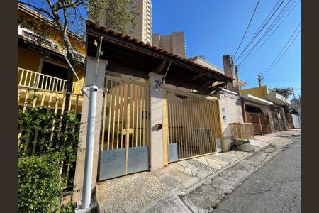 Casa de condomínio à venda com 137m², 4 quartos e 5 vagasFachada