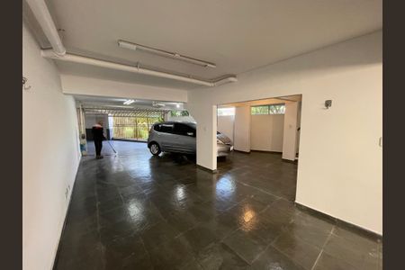 Casa de condomínio à venda com 137m², 4 quartos e 5 vagasGaragem