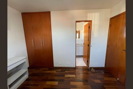 Casa de condomínio à venda com 137m², 4 quartos e 5 vagasQuarto 3