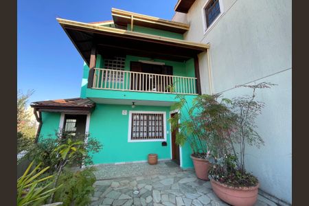 Casa de condomínio à venda com 137m², 4 quartos e 5 vagasfachada da casa