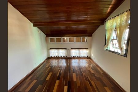 Casa de condomínio à venda com 137m², 4 quartos e 5 vagasQuarto 1