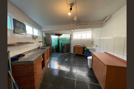 Casa de condomínio à venda com 137m², 4 quartos e 5 vagasÁrea comum