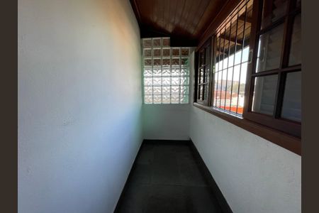 Casa de condomínio à venda com 137m², 4 quartos e 5 vagasEscritório