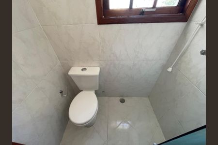 Casa de condomínio à venda com 137m², 4 quartos e 5 vagasBanheiro 3