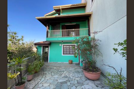 Casa de condomínio à venda com 137m², 4 quartos e 5 vagasfachada da casa