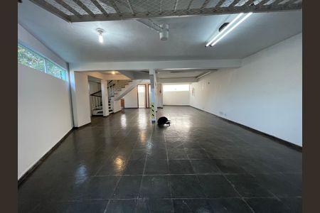 Casa de condomínio à venda com 137m², 4 quartos e 5 vagasGaragem